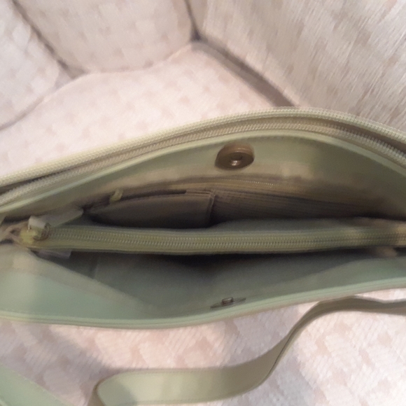 Mint Green Leather Handbag w/Vinyl Trim - Picture 3 of 3
